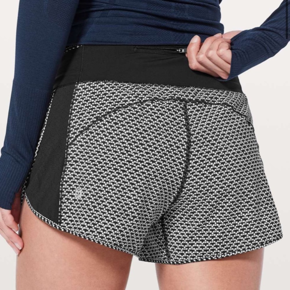 Lululemon Real Quick Short Perforated 3.5" in Monochromic Black